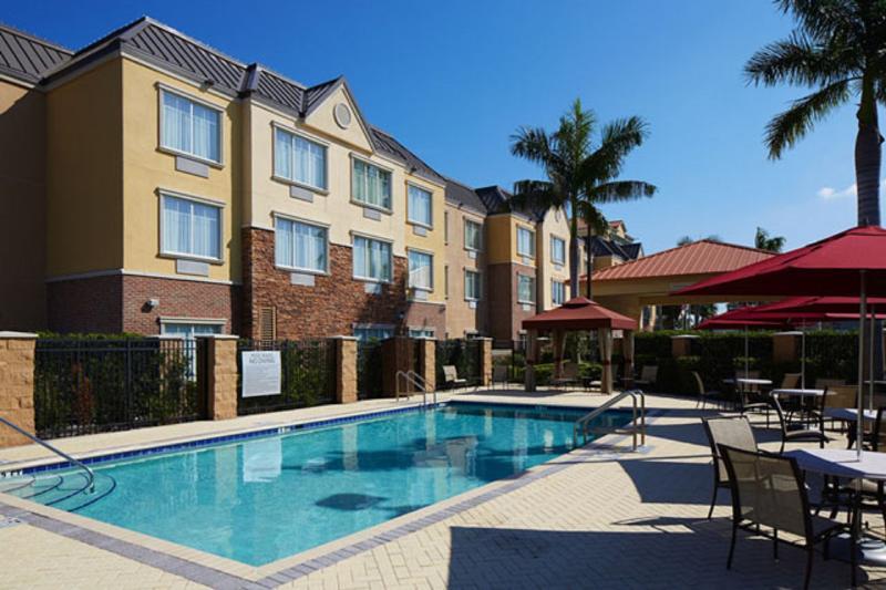 Desoto Lakes Hyatt Place Sarasota/Lakewood Ranch מראה חיצוני תמונה